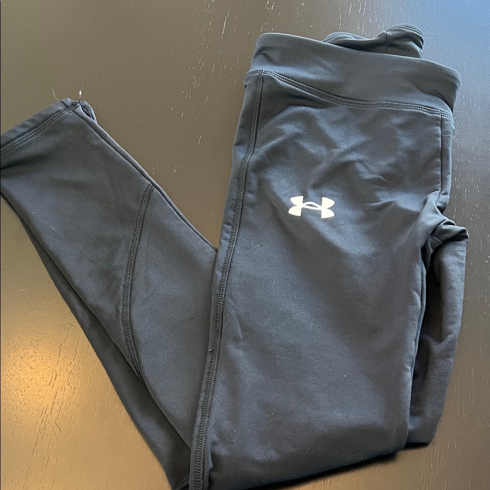 Under Armour Kids size medium heatgear lined leggings